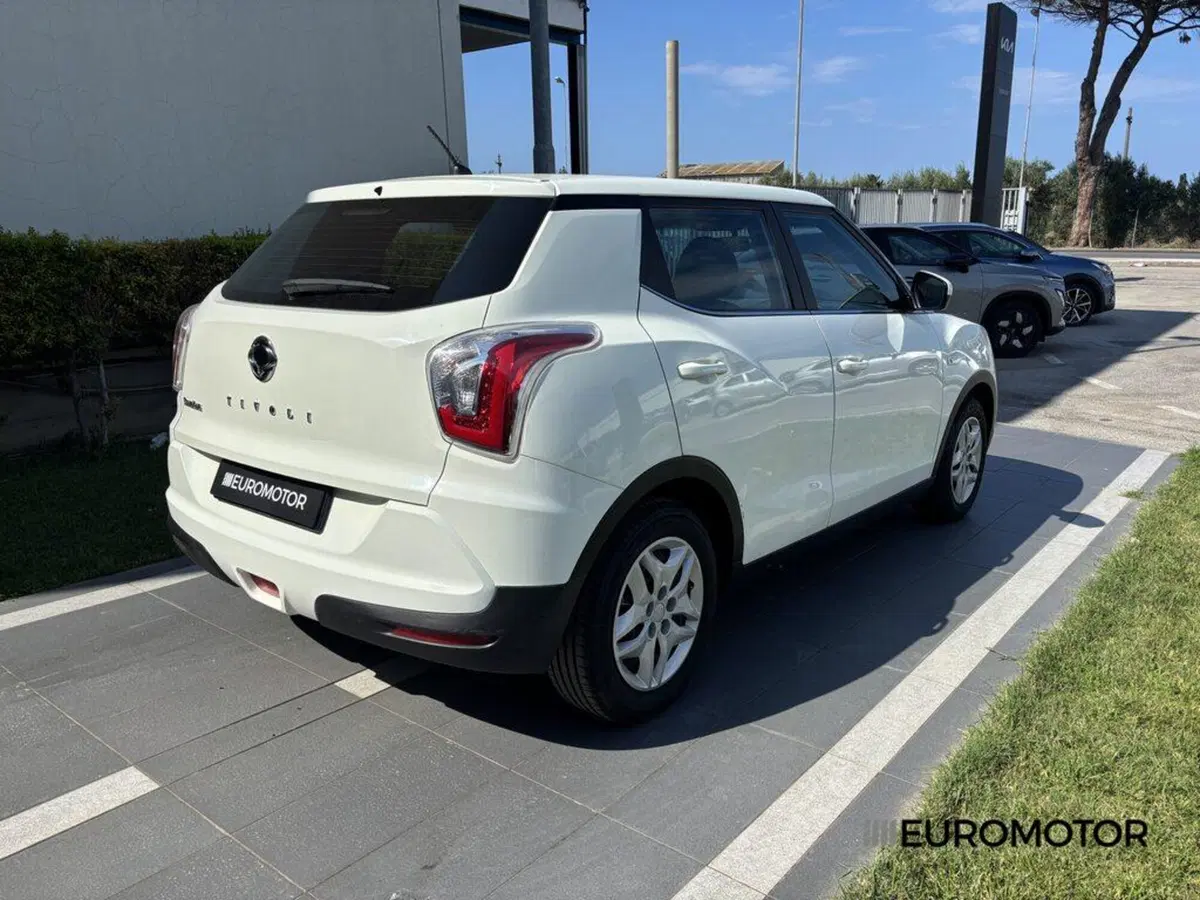 Ssangyong Tivoli usata a Bari (5)