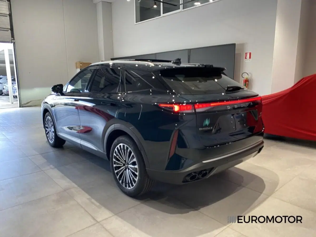 Omoda Omoda 9 SHS-P nuova a Bari (12)