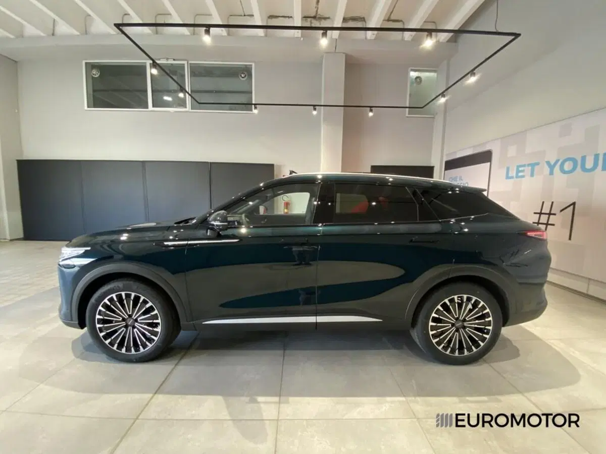 Omoda Omoda 9 SHS-P nuova a Bari (13)