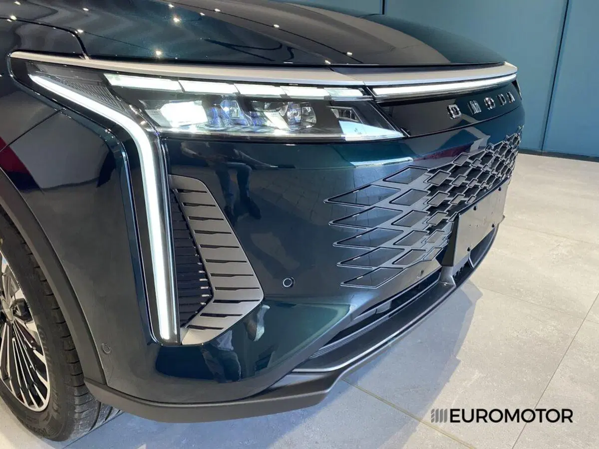 Omoda Omoda 9 SHS-P nuova a Bari (4)