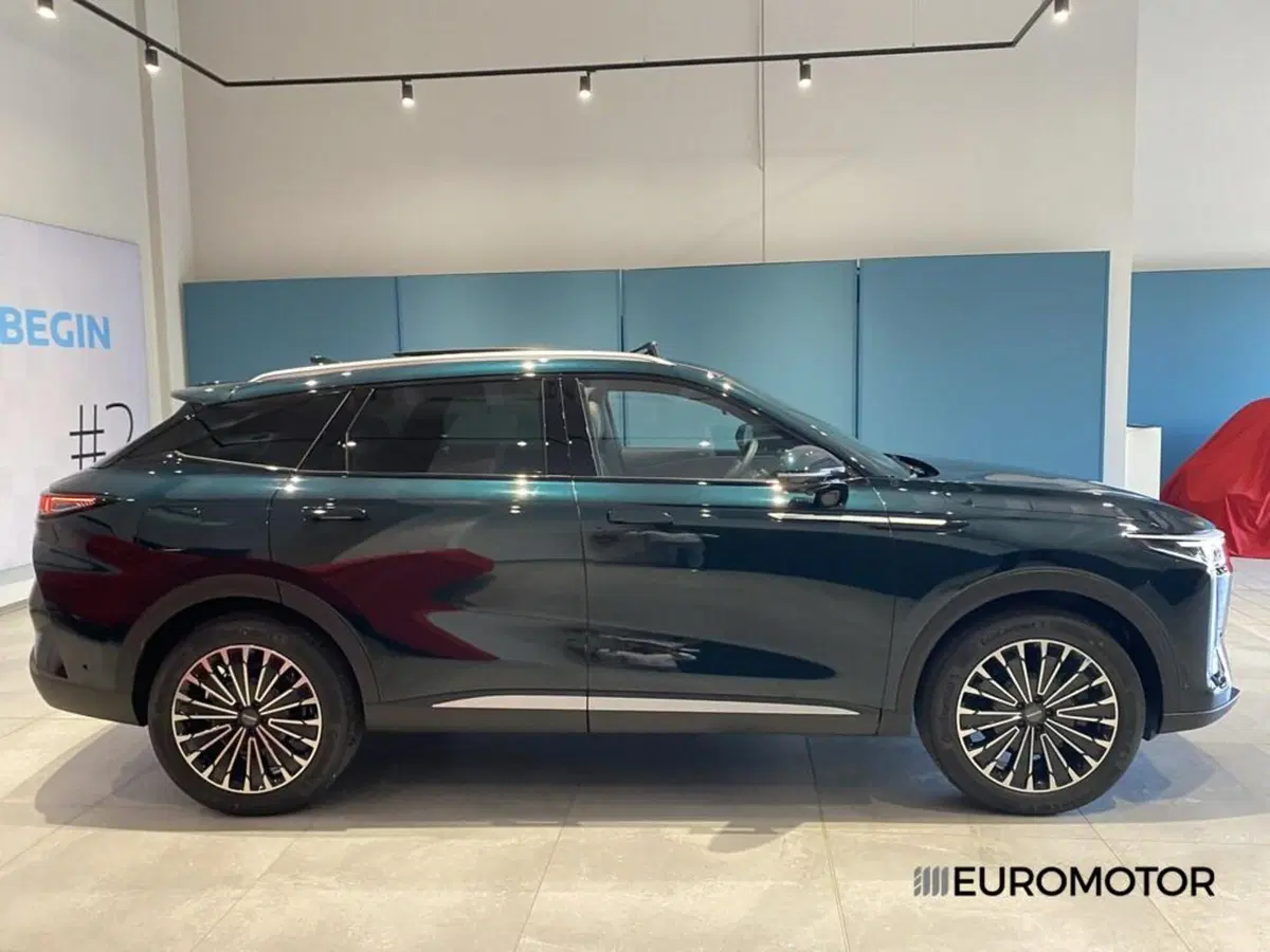Omoda Omoda 9 SHS-P nuova a Bari (6)