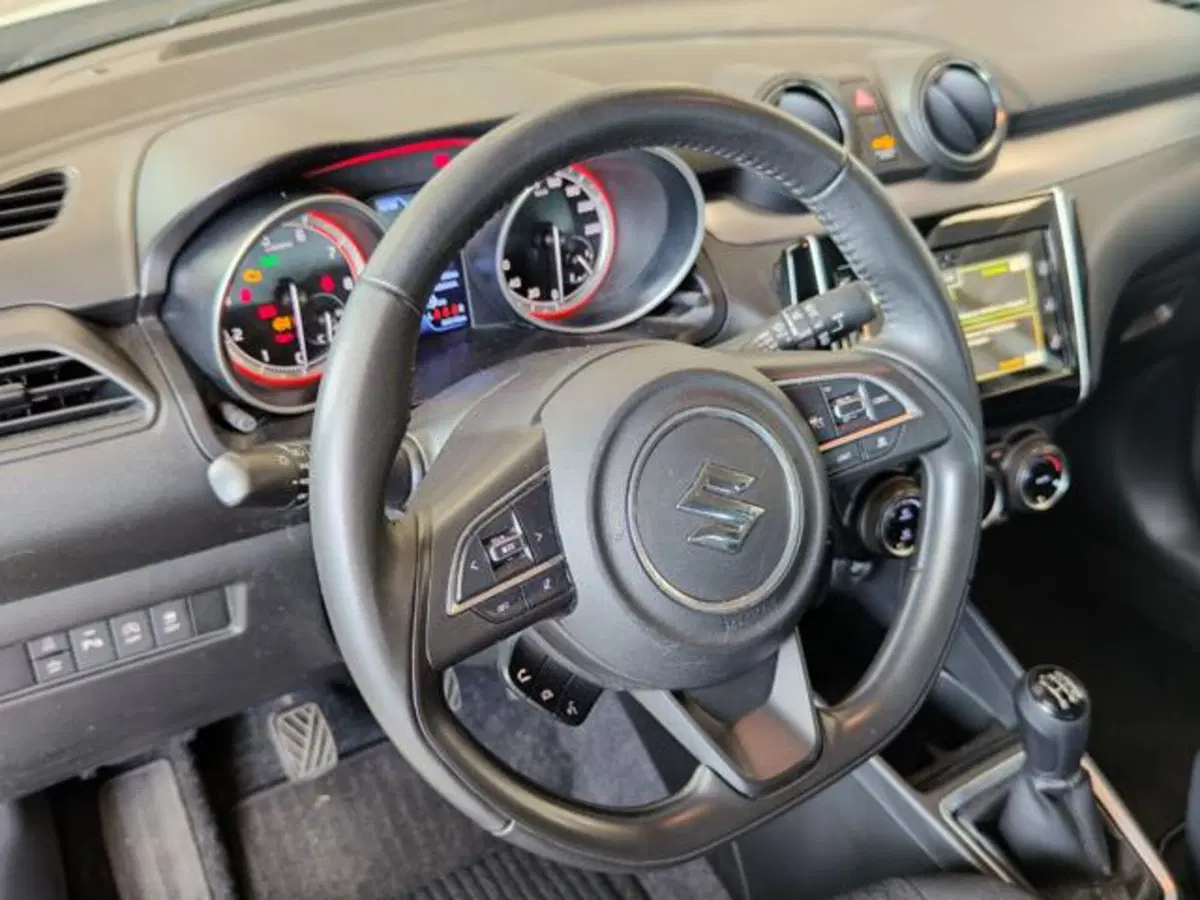Suzuki Swift usata a Varese (11)