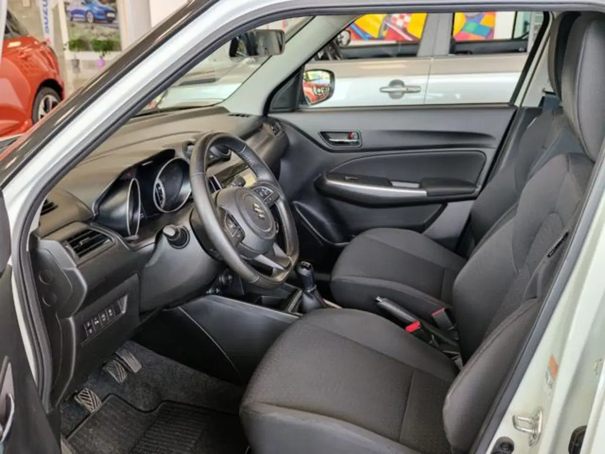 Suzuki Swift usata a Varese (12)