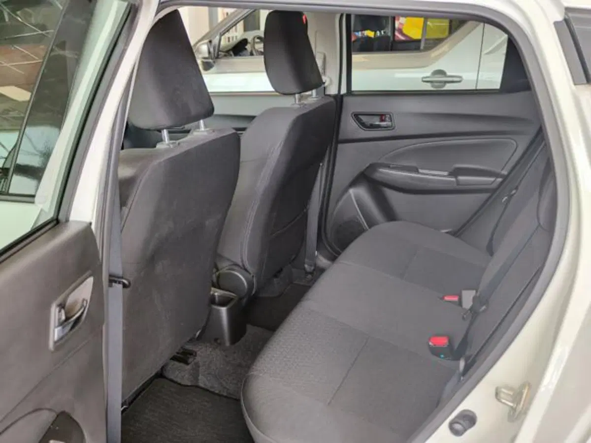 Suzuki Swift usata a Varese (14)