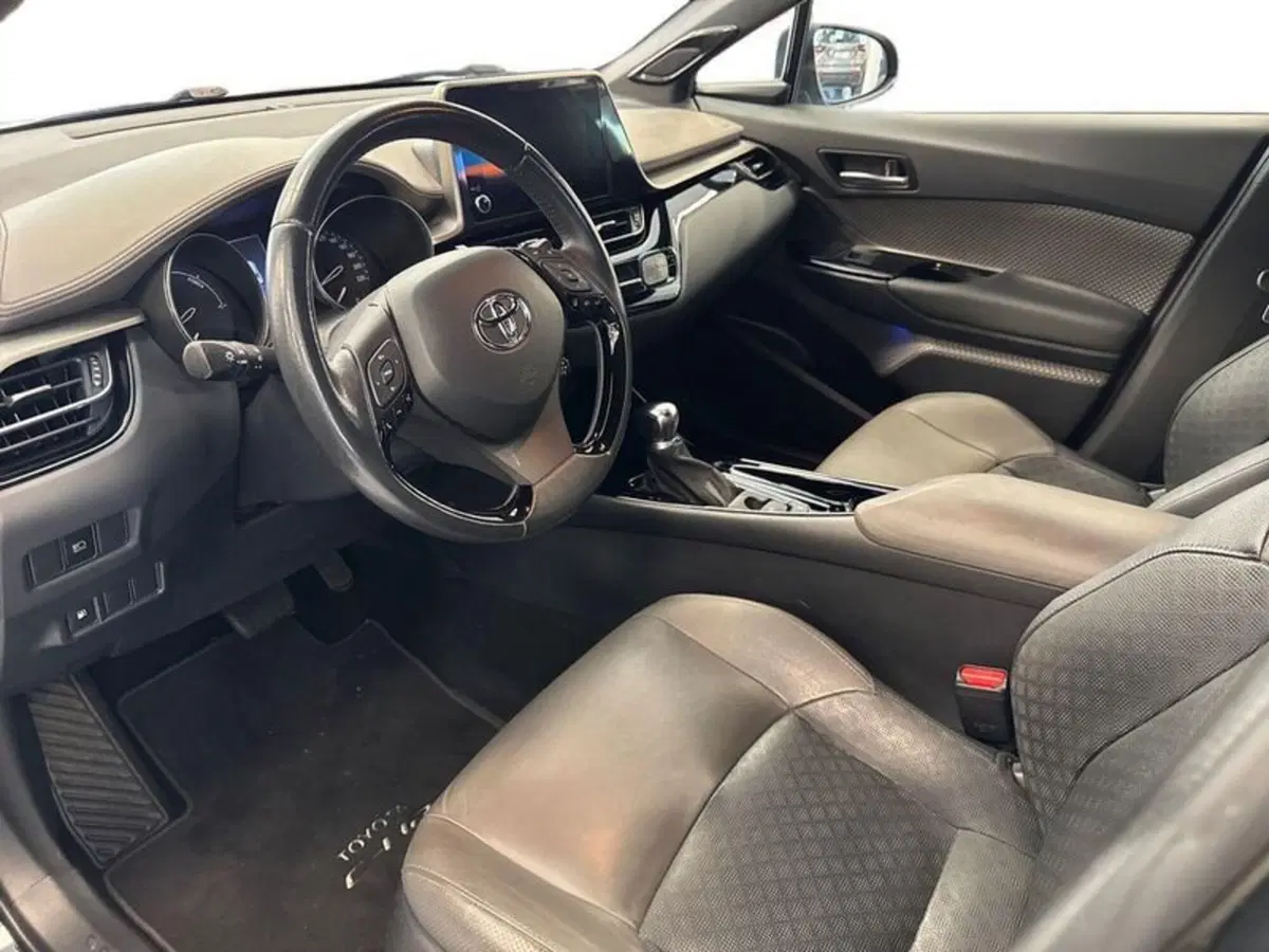 Toyota Toyota C-HR usata a Prato (10)