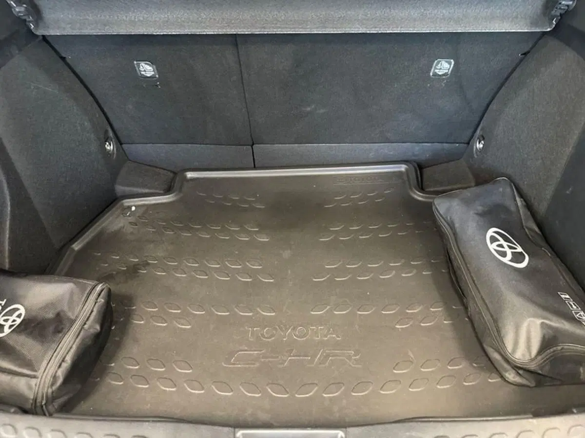 Toyota Toyota C-HR usata a Prato (18)