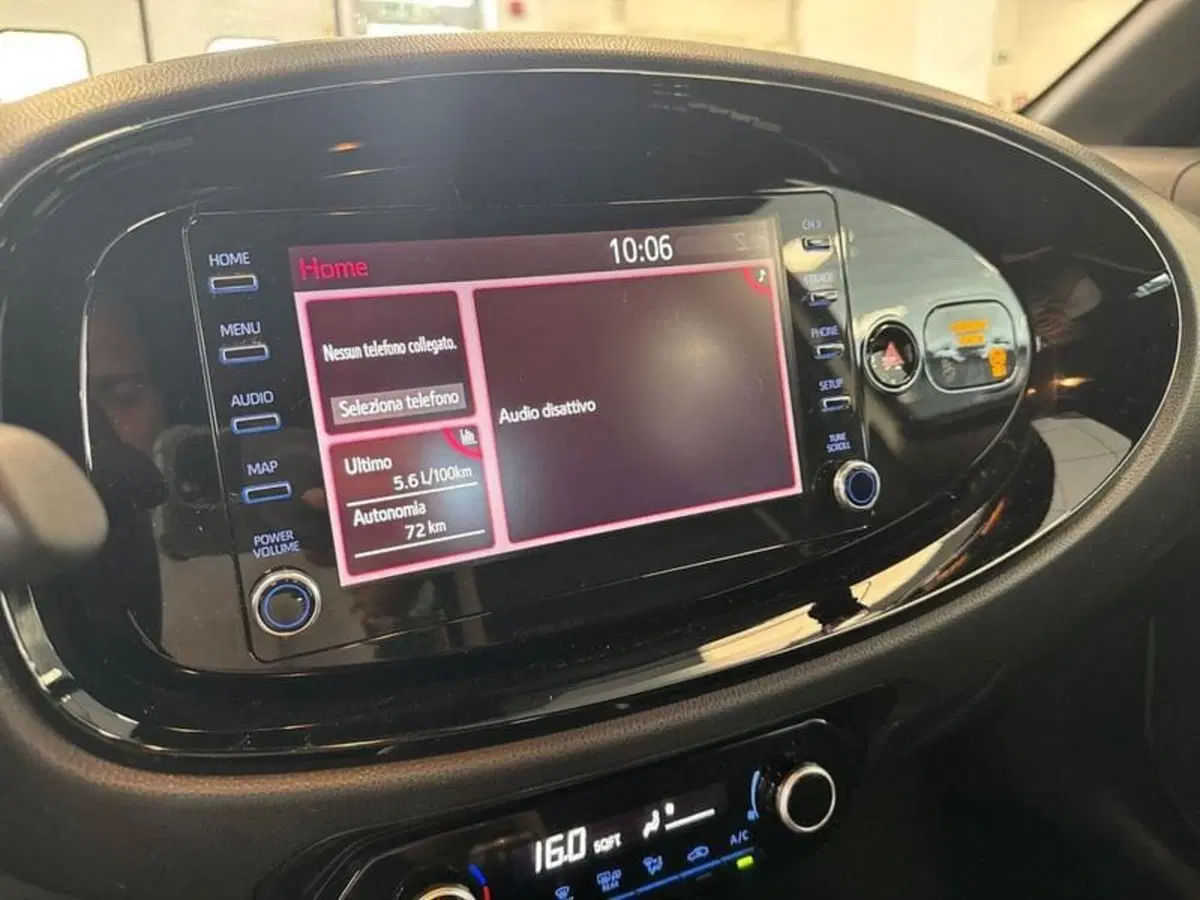 Toyota Aygo X usata a Prato (14)
