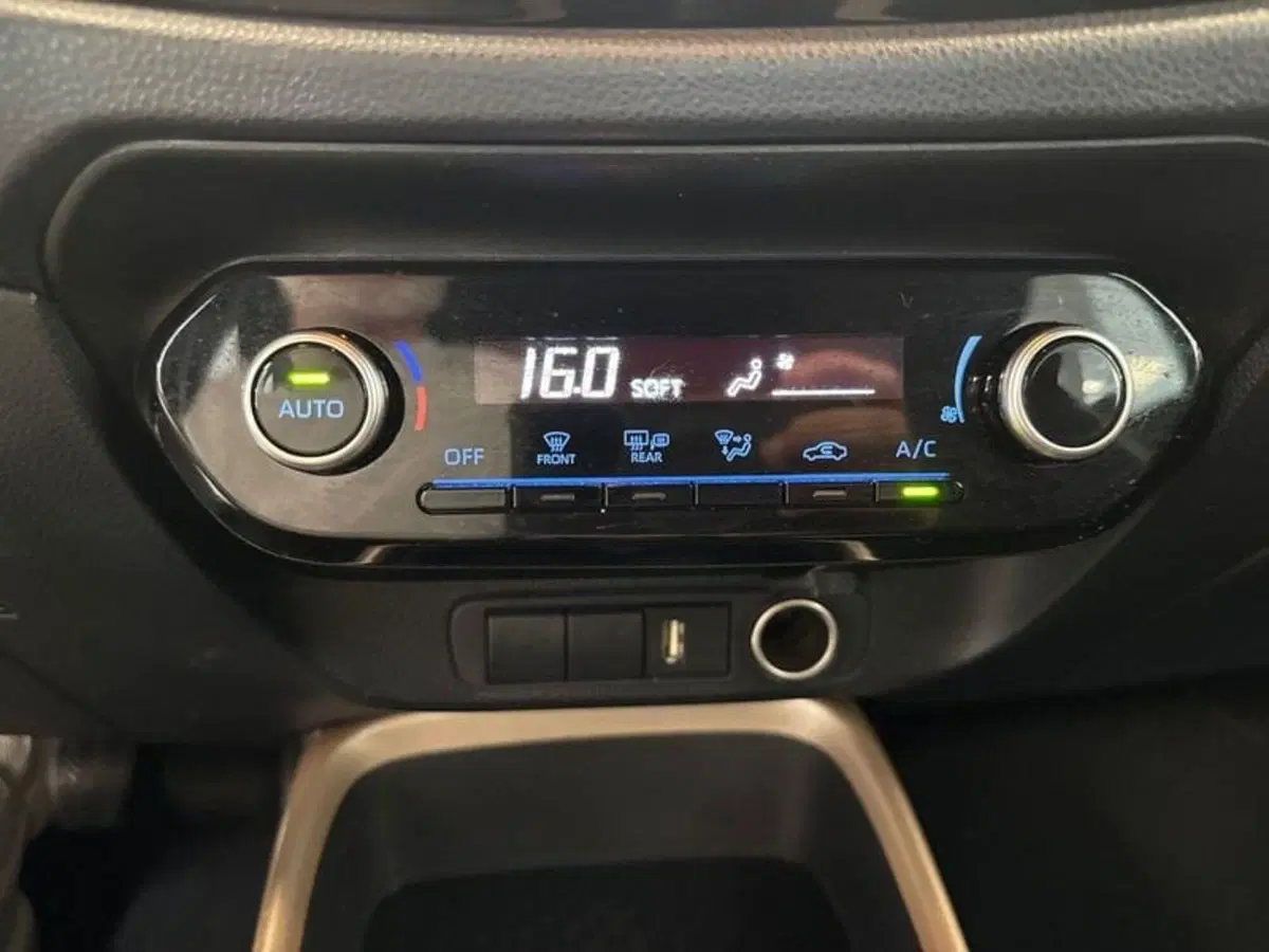 Toyota Aygo X usata a Prato (17)