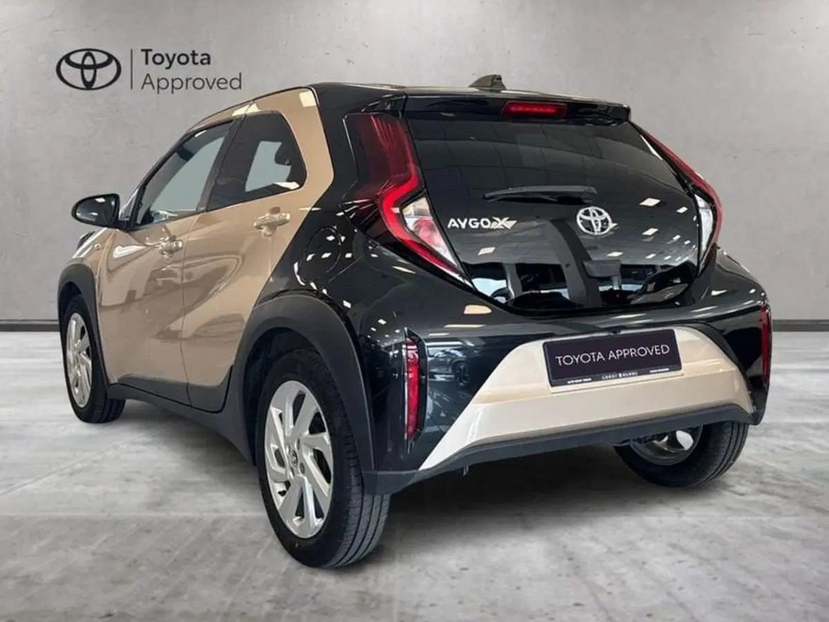 Toyota Aygo X usata a Prato (6)