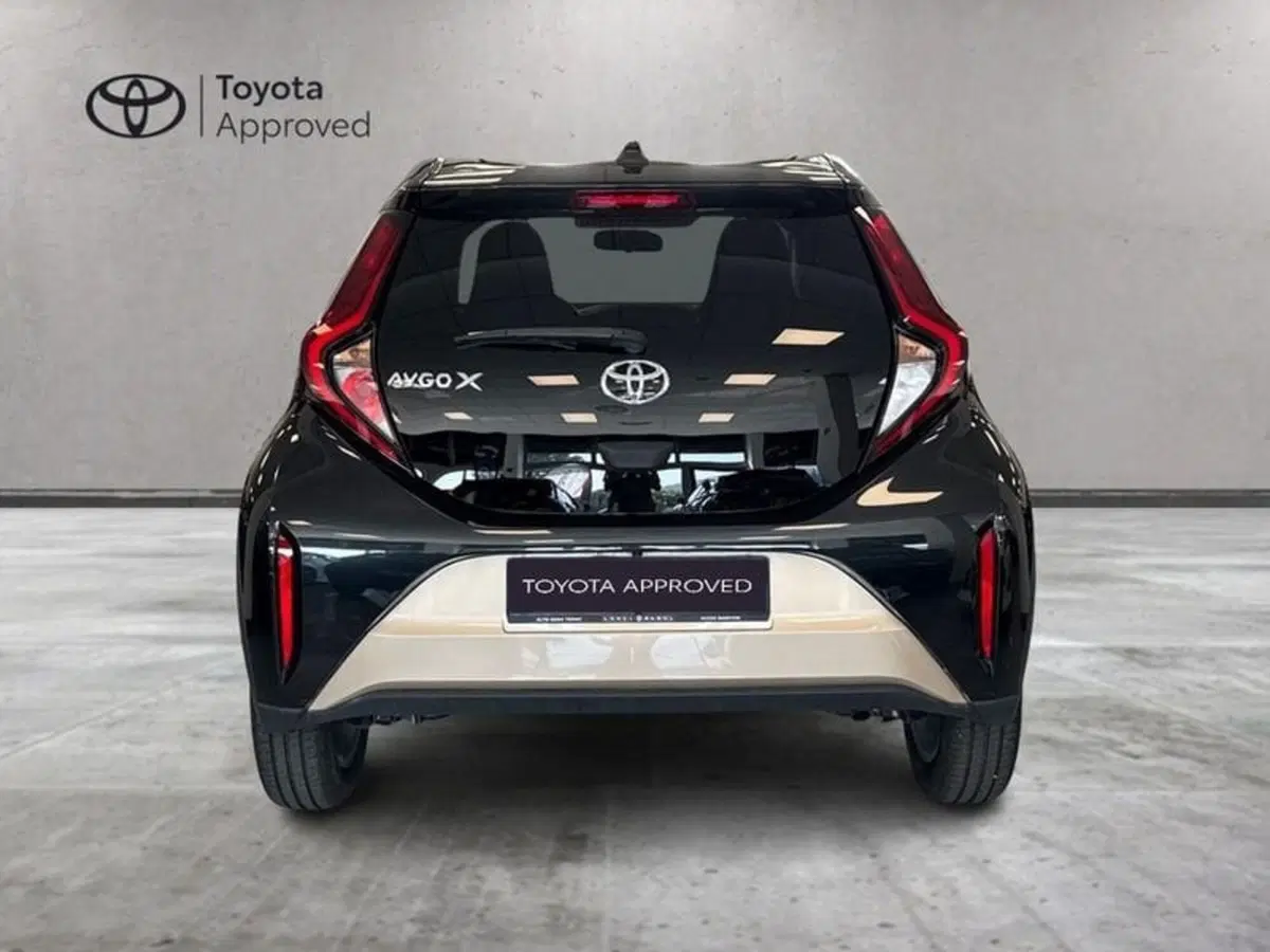 Toyota Aygo X usata a Prato (7)