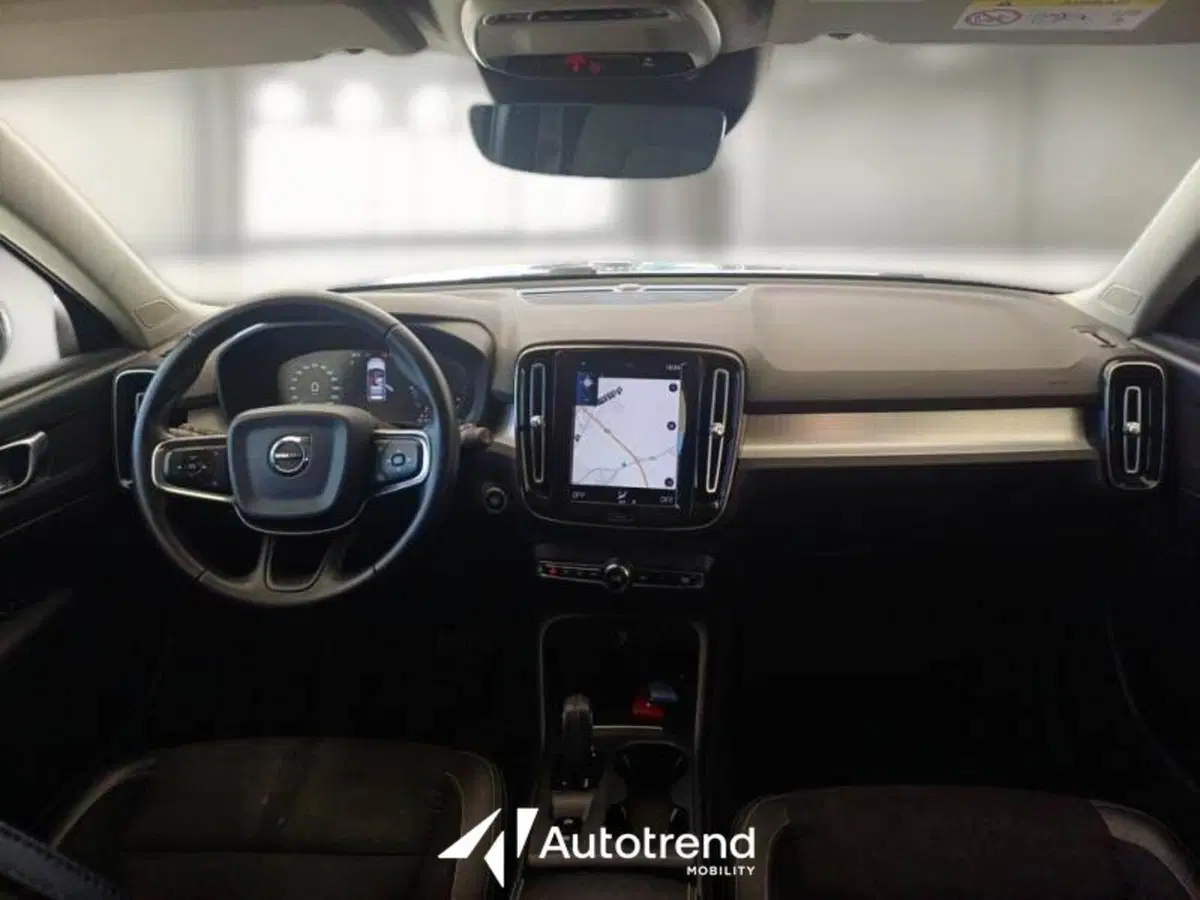 Volvo XC40 usata a Bari (18)