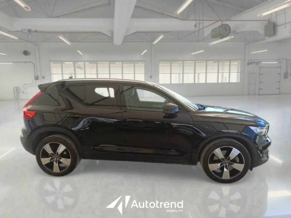Volvo XC40 usata a Bari (5)
