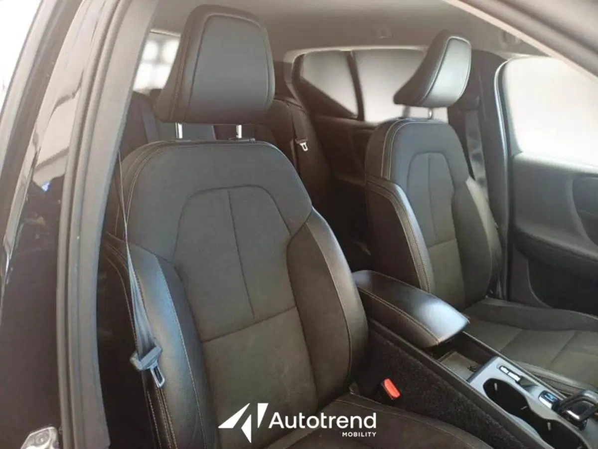 Volvo XC40 usata a Bari (7)