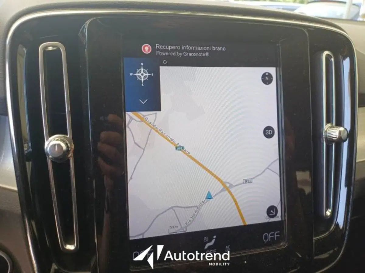 Volvo XC40 usata a Bari (9)