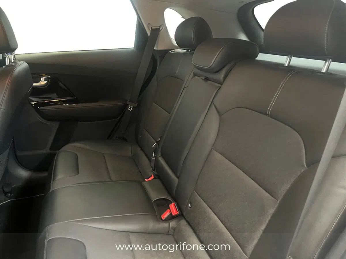 Kia Niro usata a Modena (13)