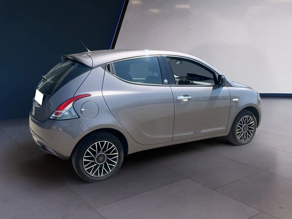 Lancia Ypsilon usata a Torino (4)