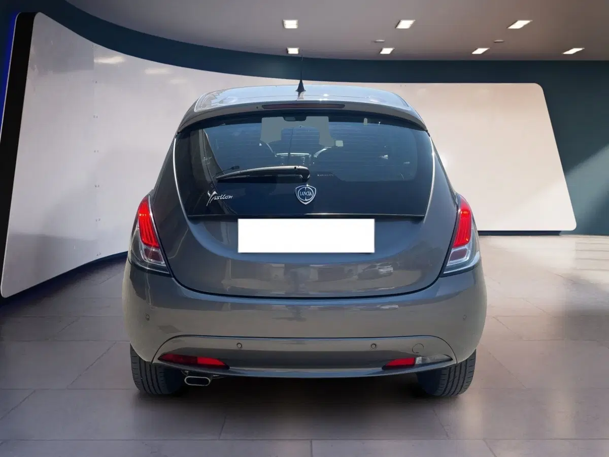 Lancia Ypsilon usata a Torino (5)