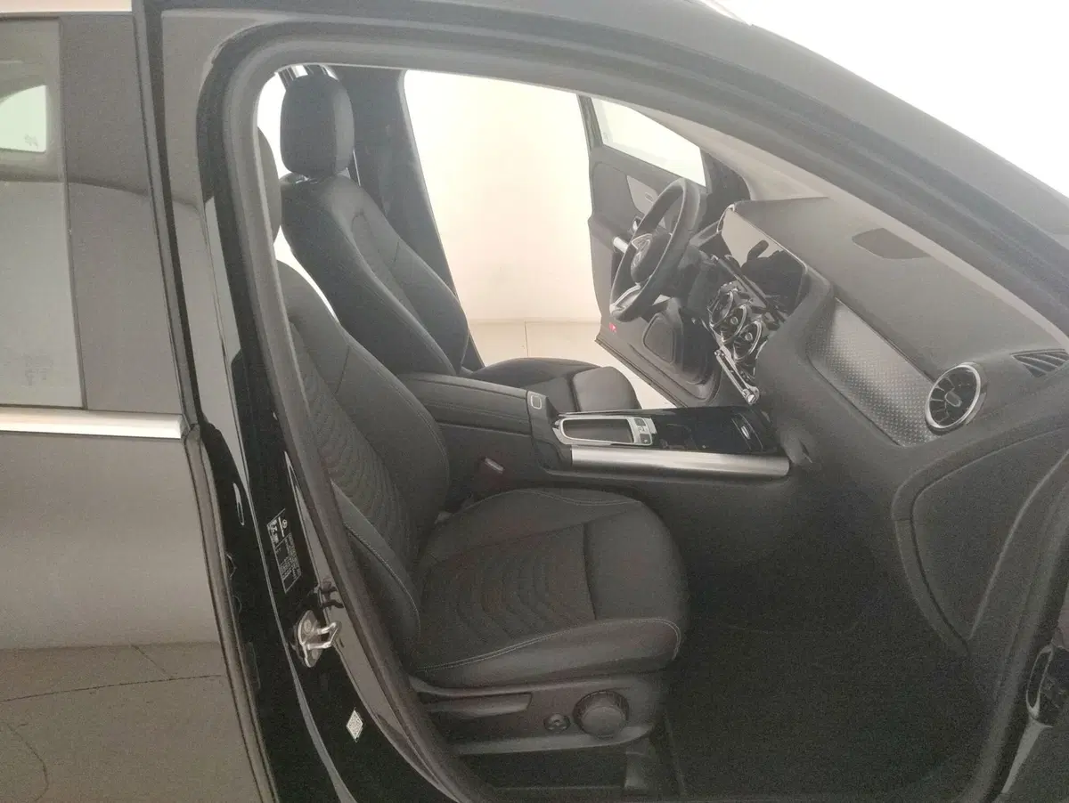 Mercedes-Benz GLA SUV usata a Alessandria (10)