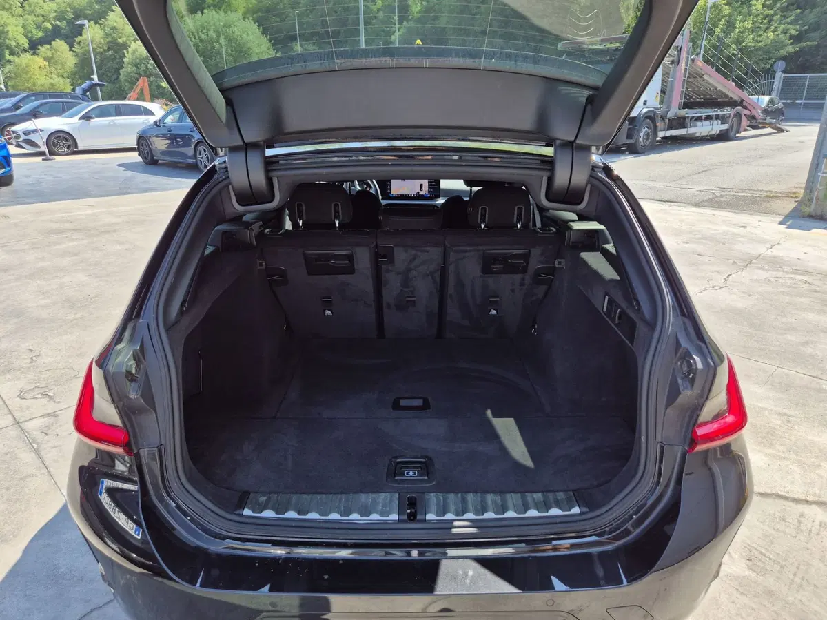 BMW Serie 3 Touring usata  (12)
