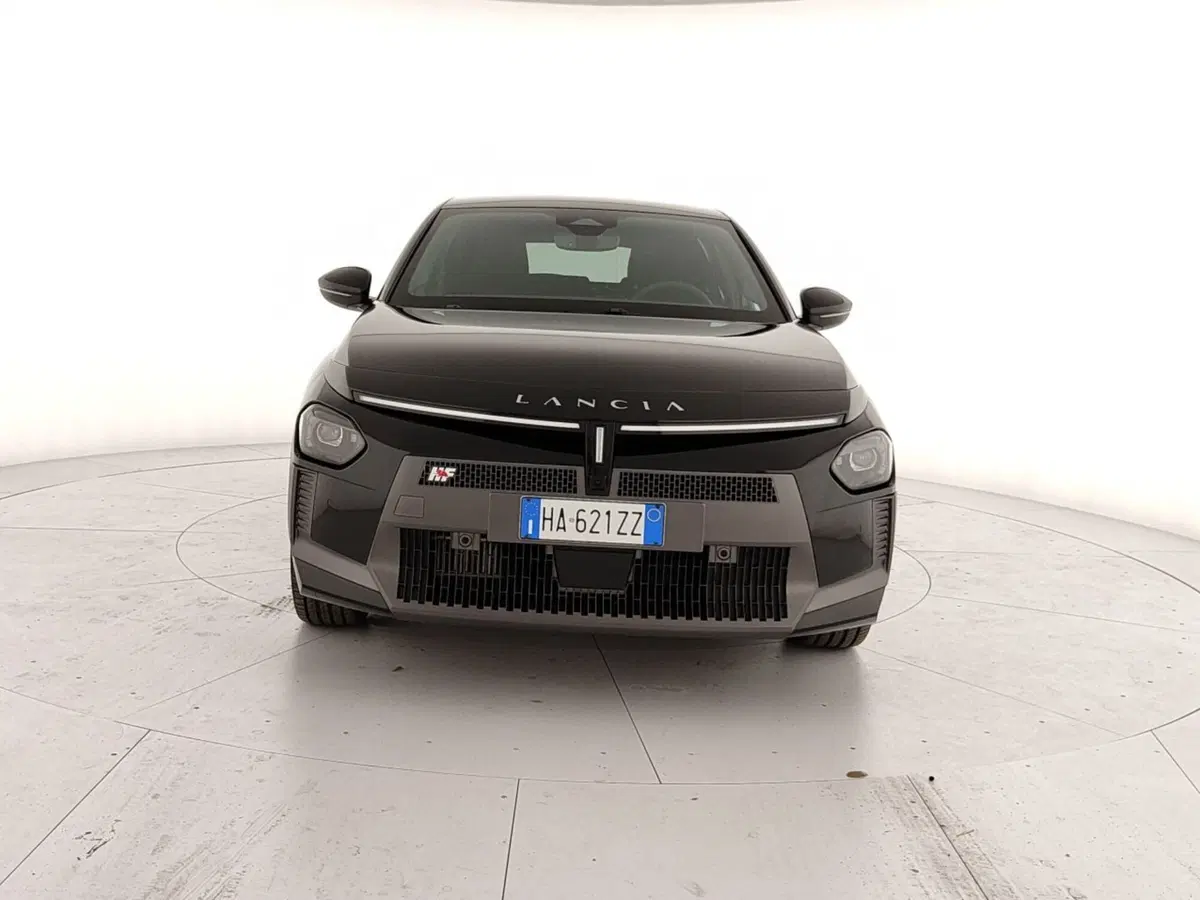 Lancia Ypsilon usata a Caserta (2)