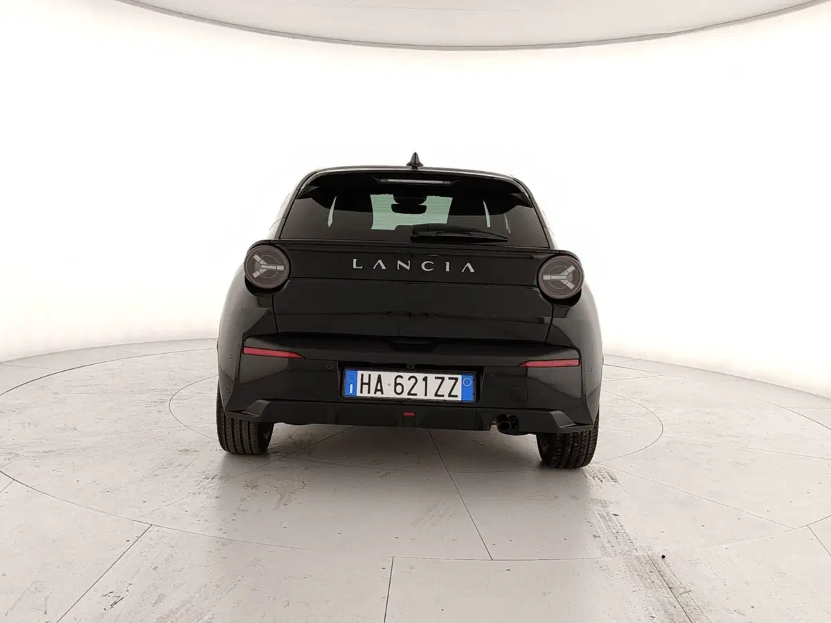 Lancia Ypsilon usata a Caserta (4)