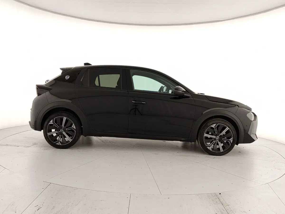 Lancia Ypsilon usata a Caserta (6)