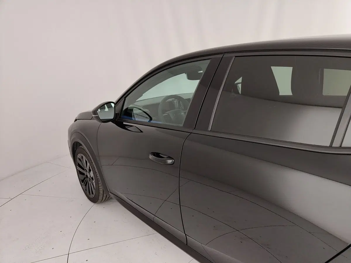 Lancia Ypsilon usata a Caserta (9)
