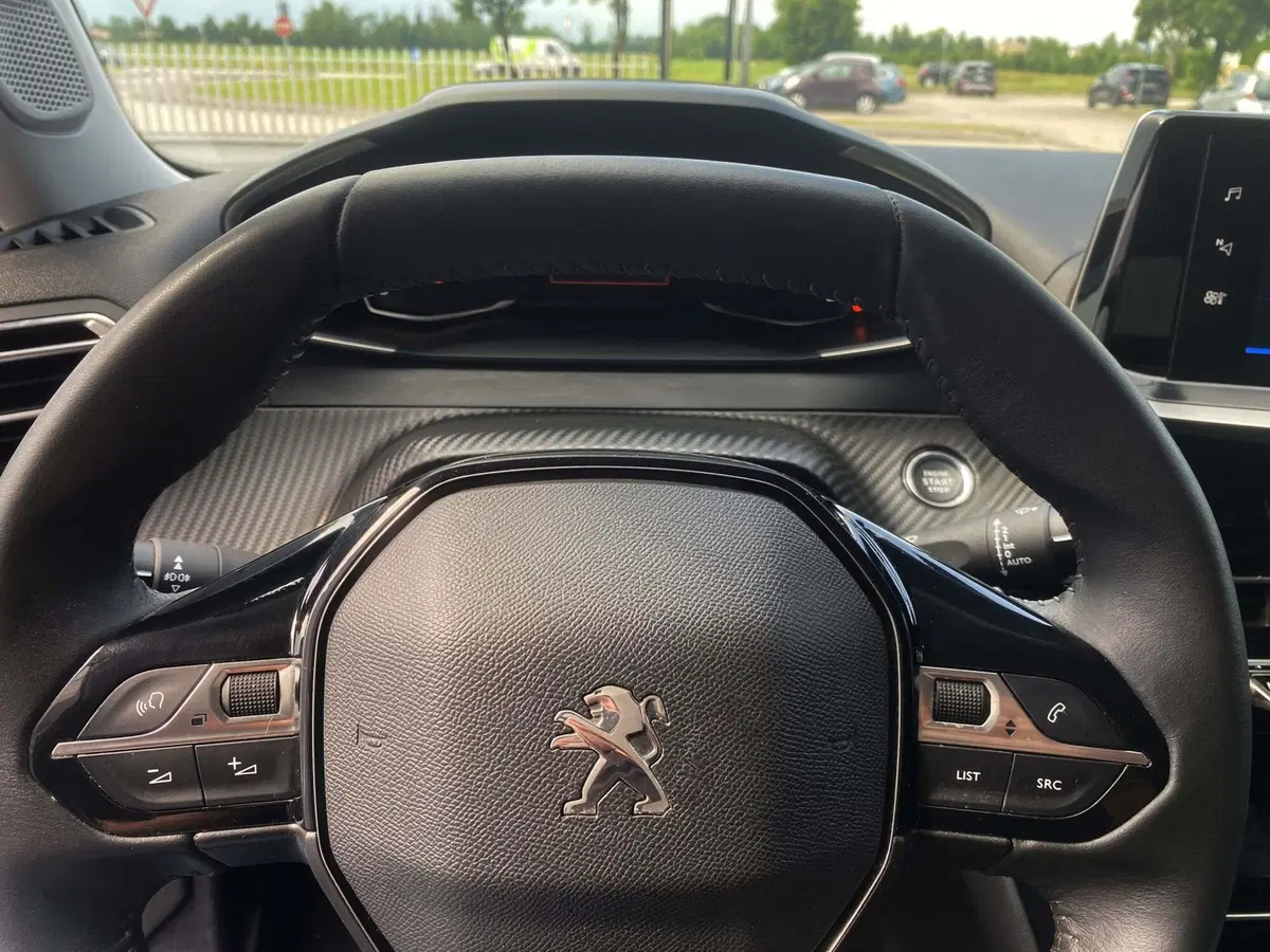 Peugeot 2008 usata a Padova (11)