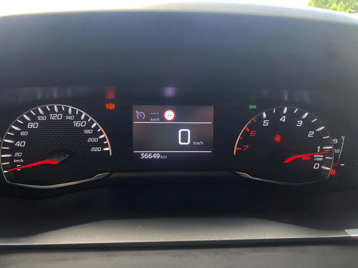 Peugeot 2008 usata a Padova (12)