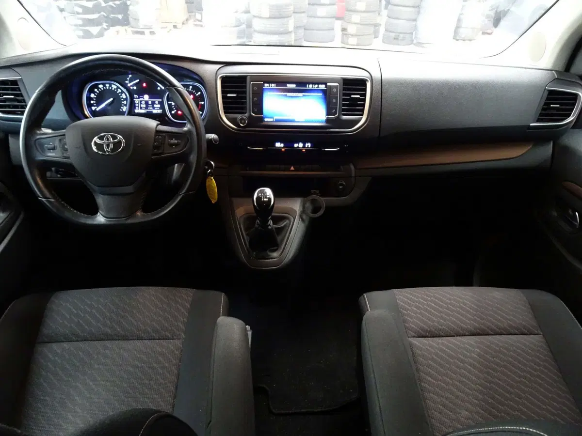 Toyota Proace Verso usata a Treviso (12)