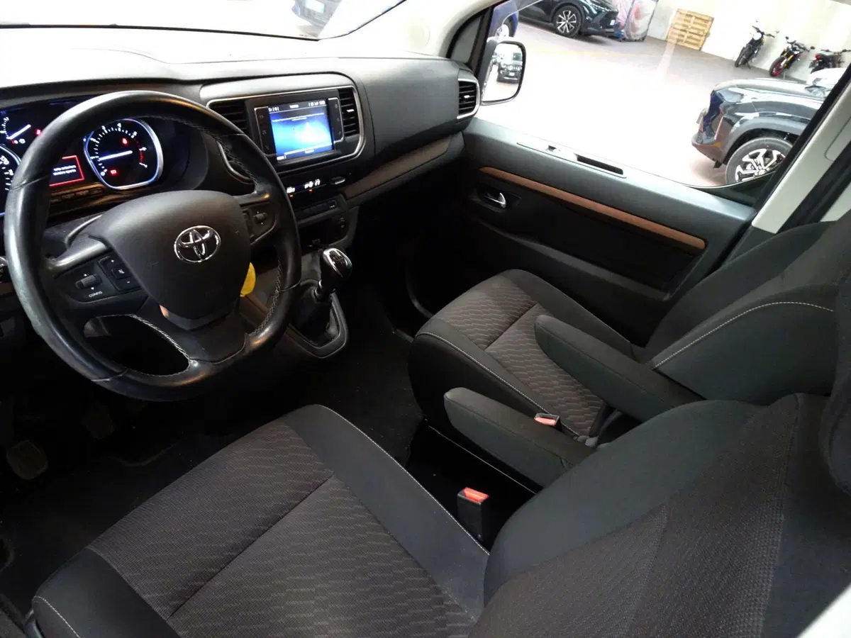 Toyota Proace Verso usata a Treviso (7)
