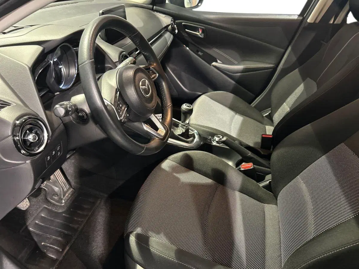 Mazda Mazda2 usata a Milano (7)