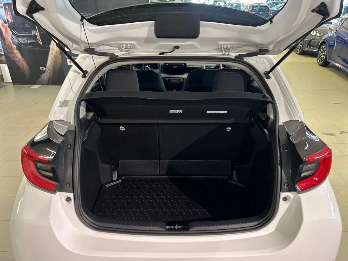Toyota Yaris usata a Milano (7)