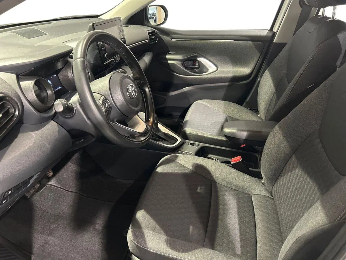 Toyota Yaris usata a Milano (8)