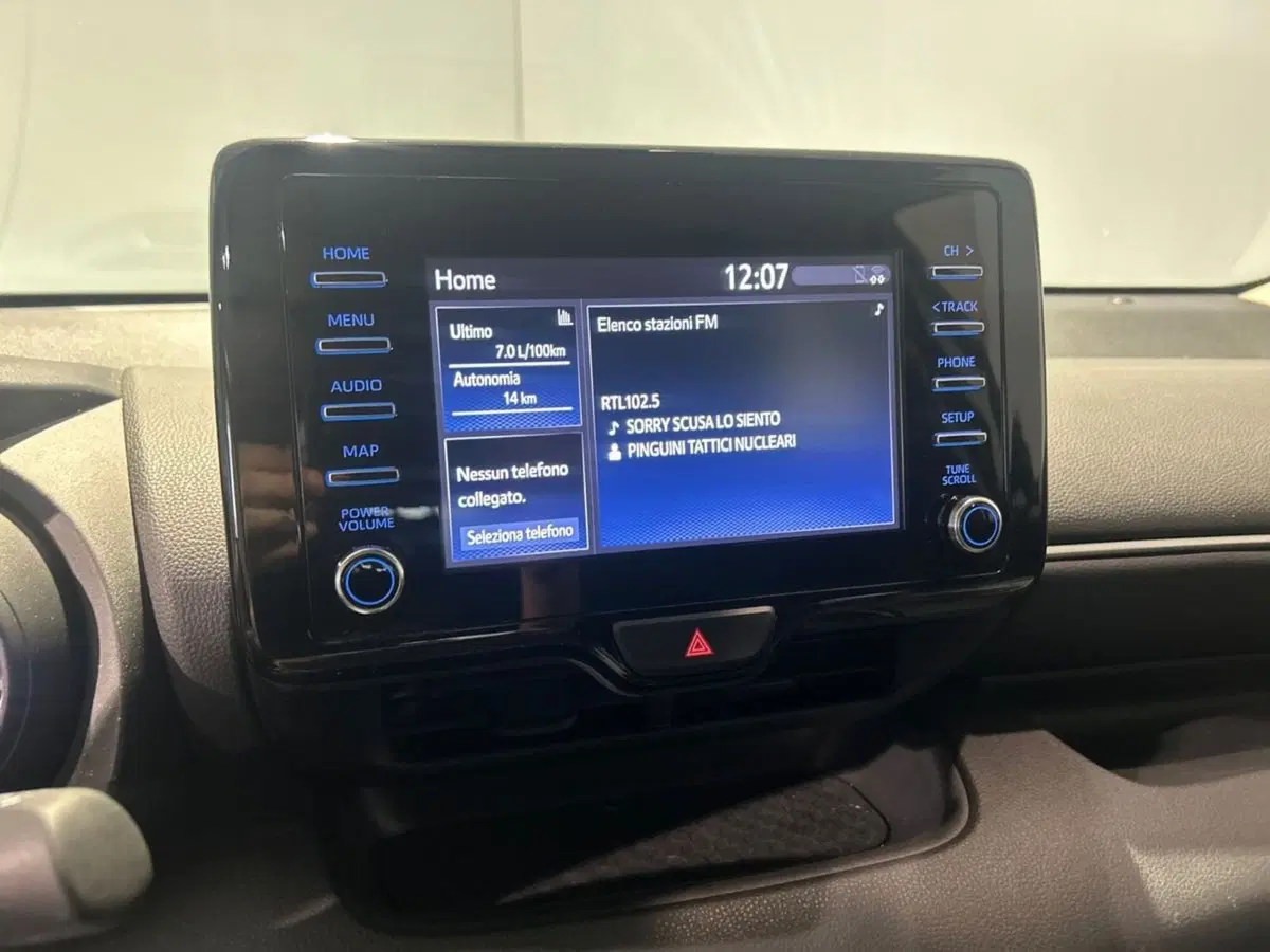 Toyota Yaris usata a Milano (11)