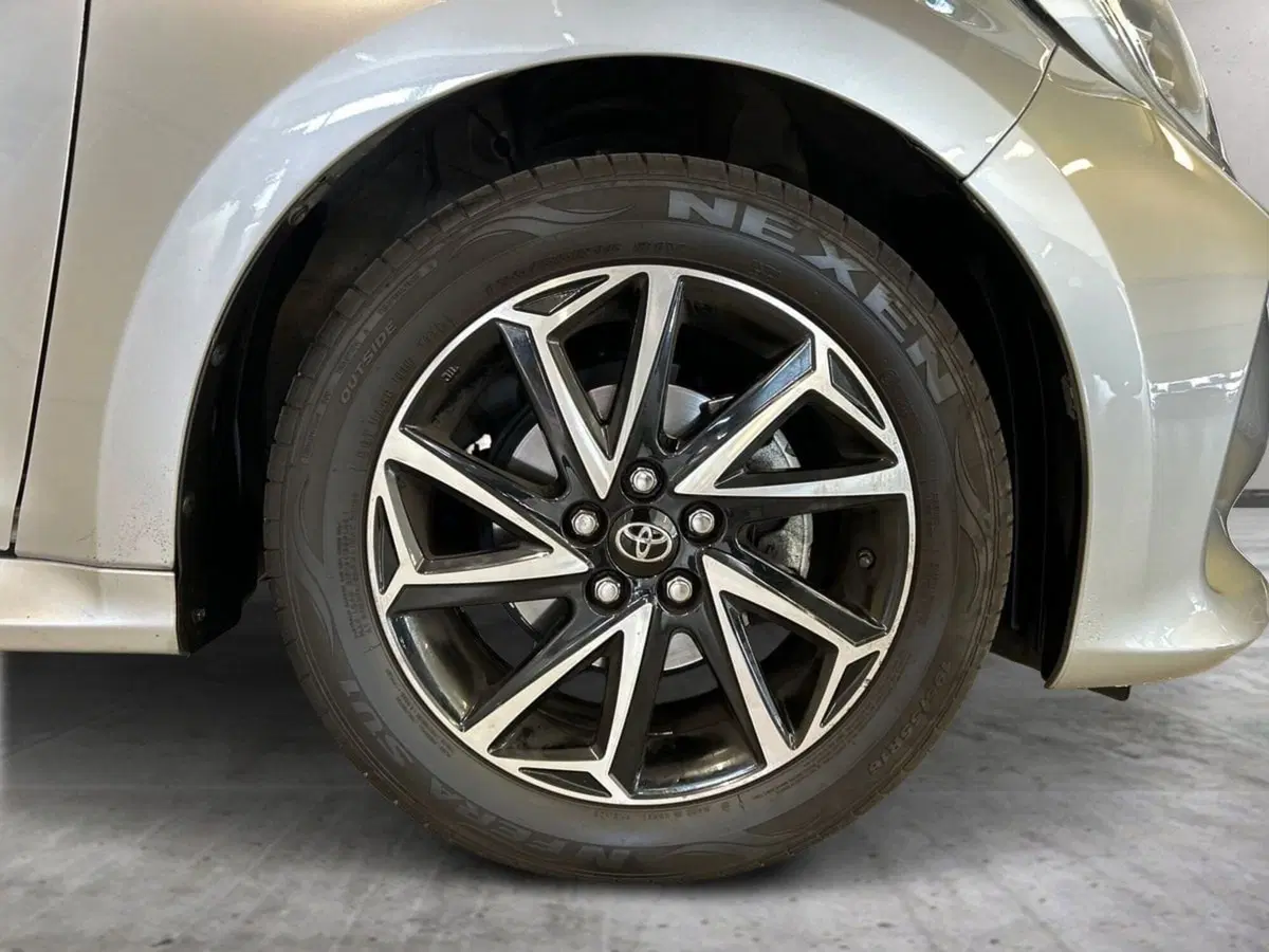 Toyota Yaris usata a Milano (13)