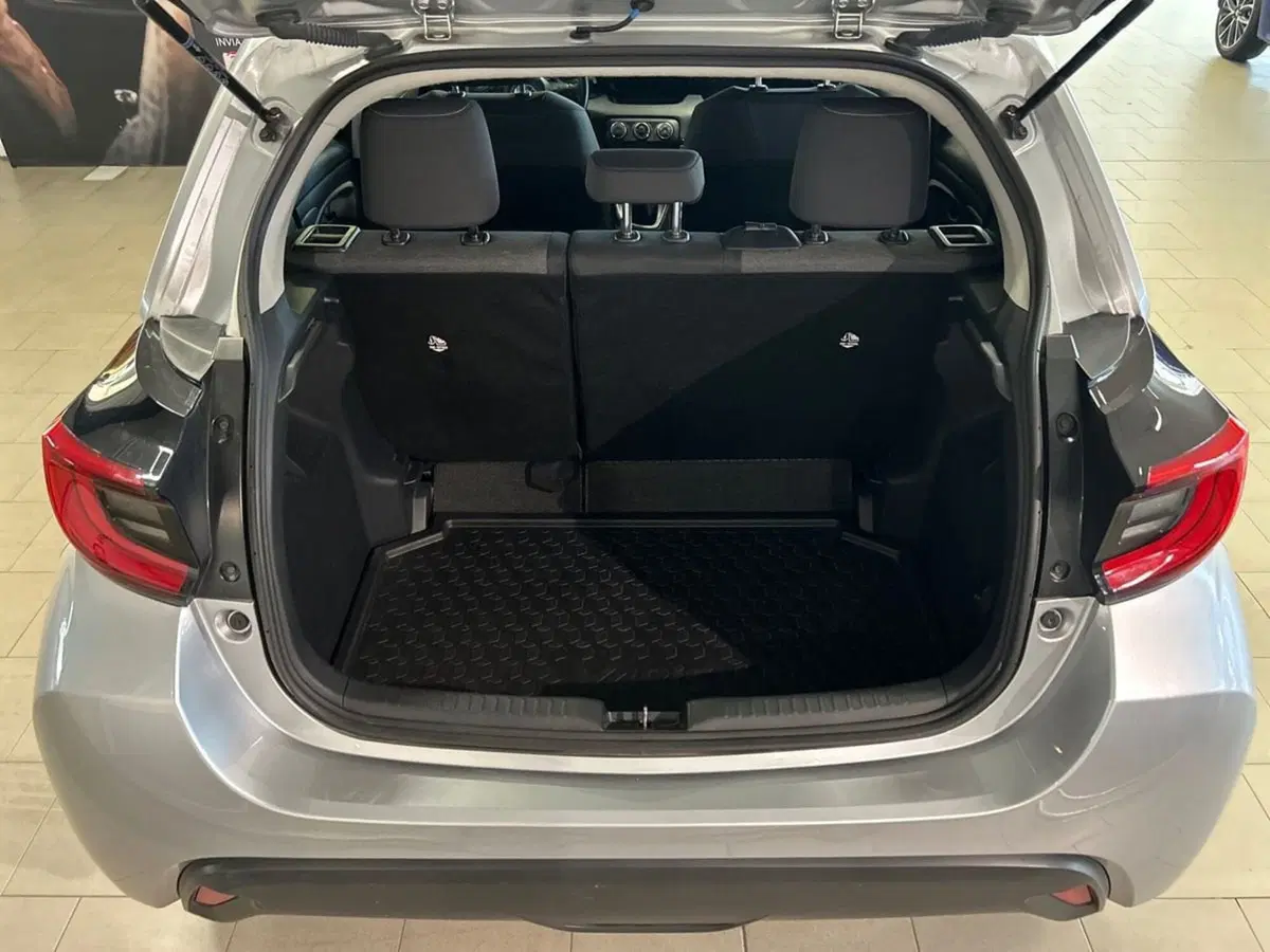 Toyota Yaris usata a Milano (7)