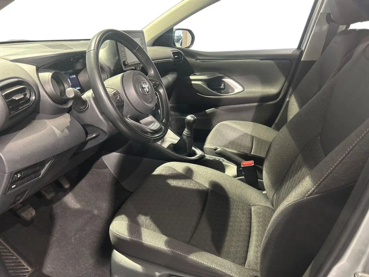 Toyota Yaris usata a Milano (8)