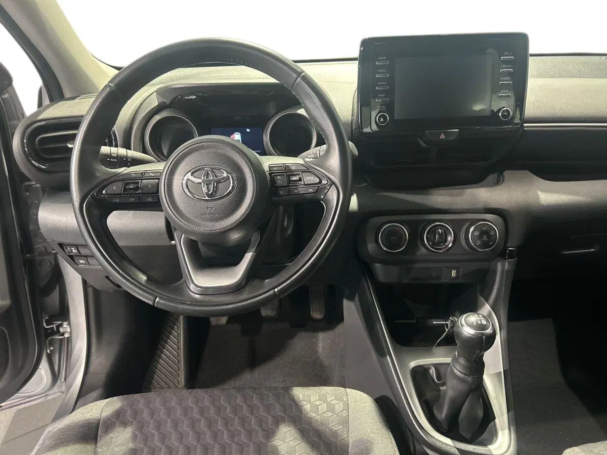 Toyota Yaris usata a Milano (9)