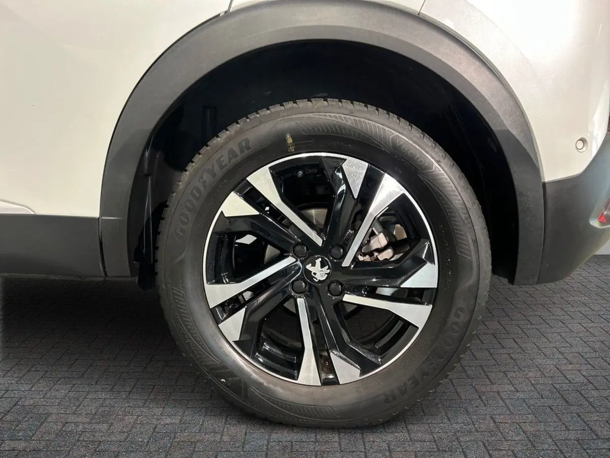 Peugeot 2008 usata a Milano (12)
