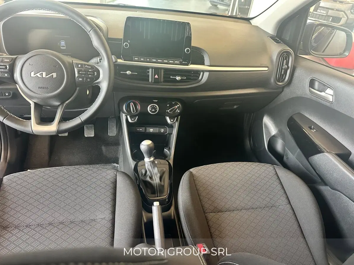Kia Picanto nuova a Napoli (18)