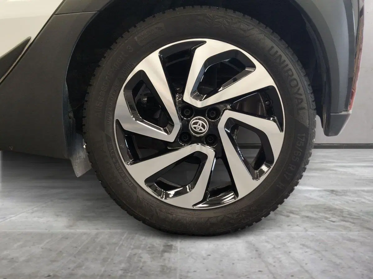 Toyota Aygo X usata a Roma (14)