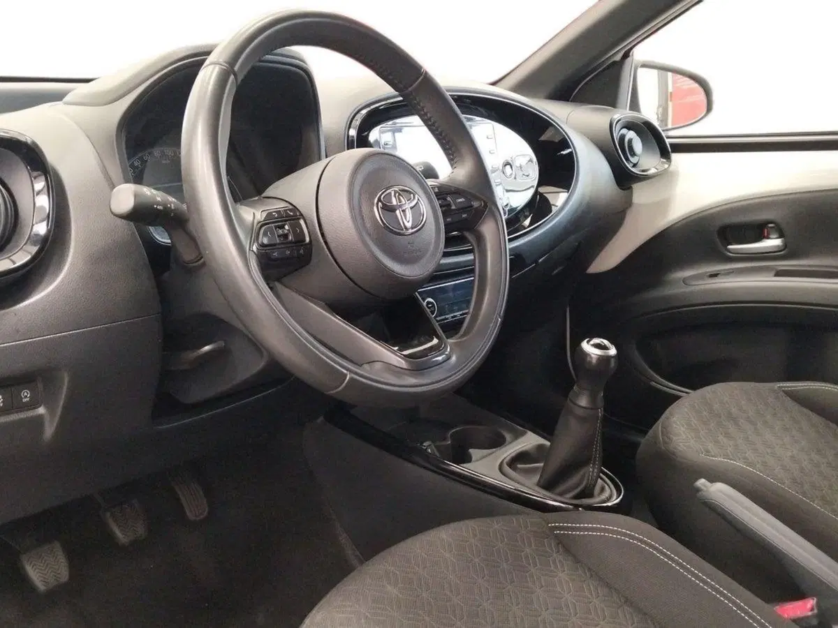 Toyota Aygo X usata a Roma (7)