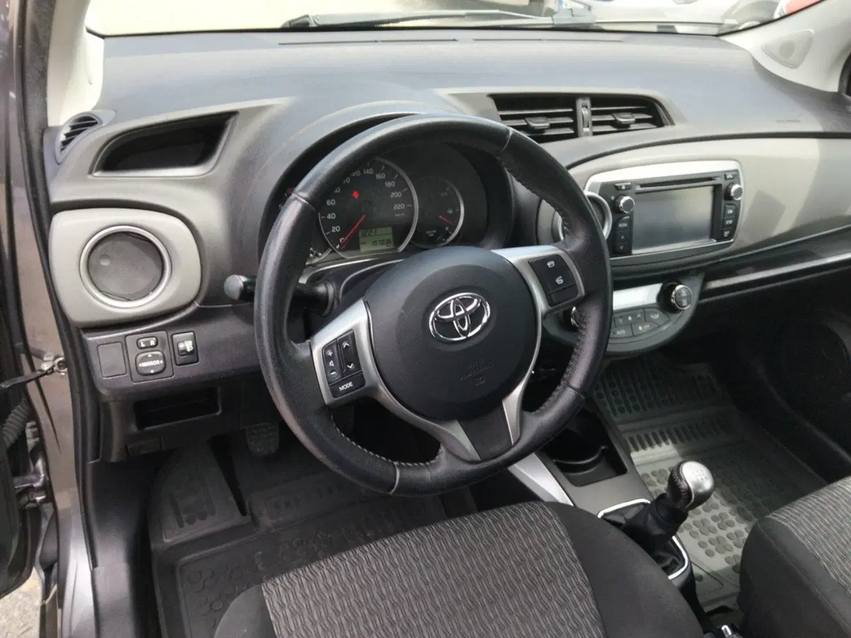 Toyota Yaris usata a Ravenna (15)