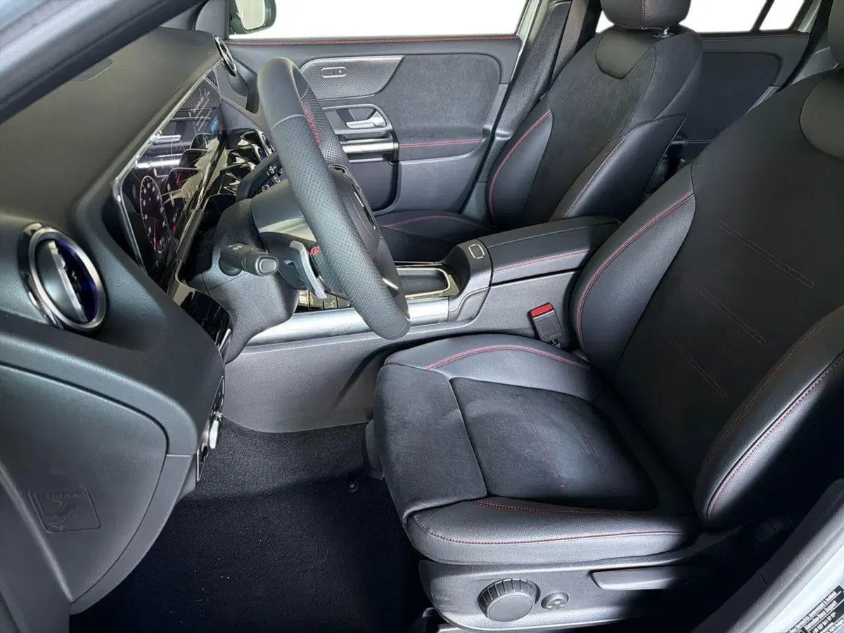 Mercedes-Benz GLA SUV nuova a Bergamo (10)