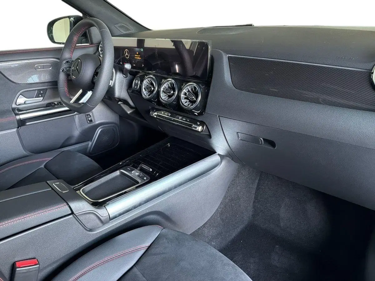 Mercedes-Benz GLA SUV nuova a Bergamo (11)