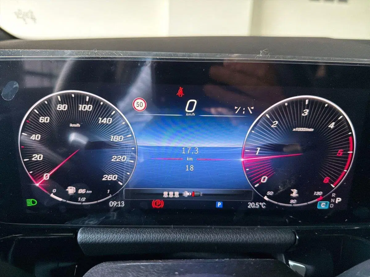 Mercedes-Benz GLA SUV nuova a Bergamo (16)