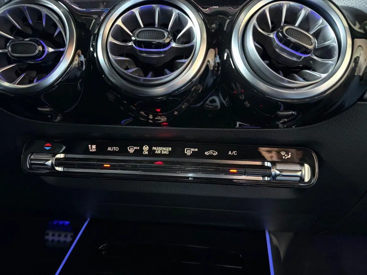 Mercedes-Benz GLA SUV nuova a Bergamo (17)