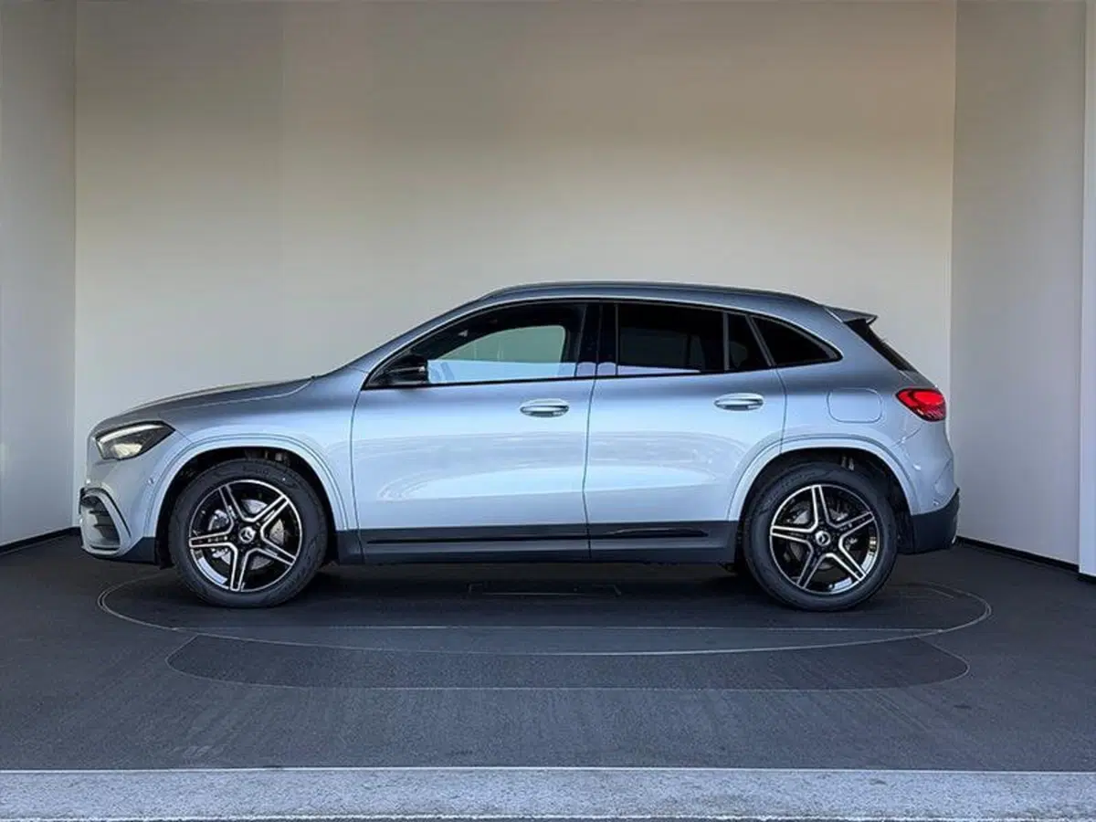 Mercedes-Benz GLA SUV nuova a Bergamo (4)