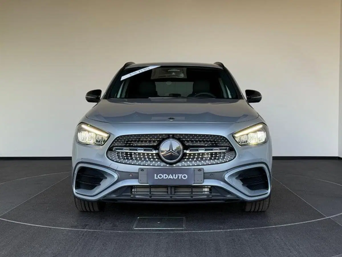 Mercedes-Benz GLA SUV nuova a Bergamo (5)